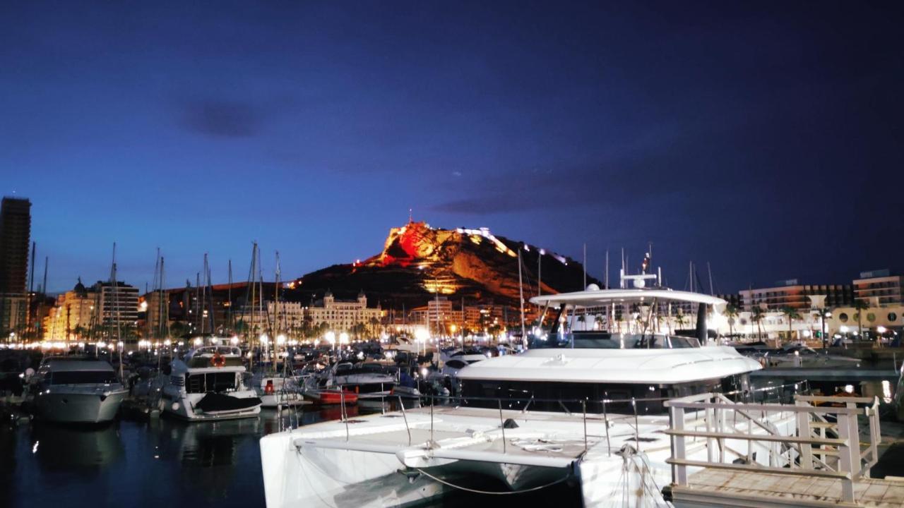 Charming Apartment In Alicante Near The Sea & City Center Exteriör bild