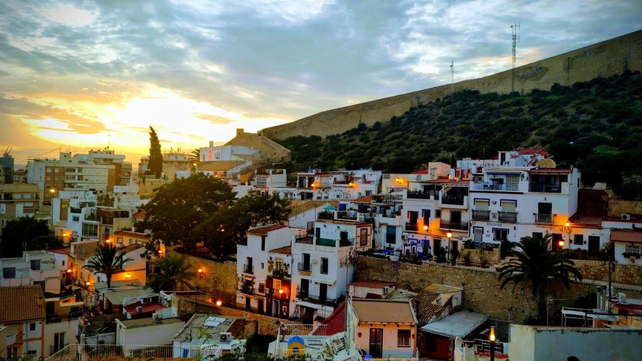 Charming Apartment In Alicante Near The Sea & City Center Exteriör bild